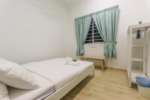 Condo near Bukit Jalil by Idealhub near LRT Train Station - Bukit Jalil Condo near Bukit Jalil by Idealhub near LRT Train Station - Bukit Jalil