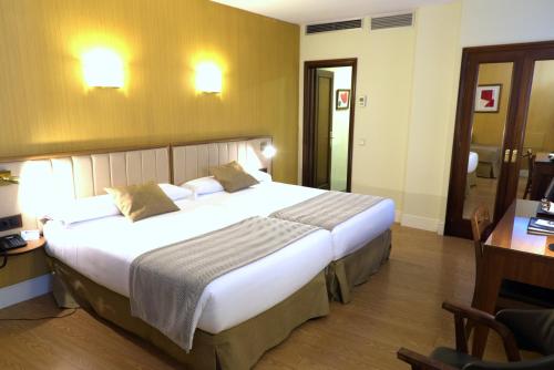 Hotel Los Condes in Мадрид Hotel Los Condes in Мадрид