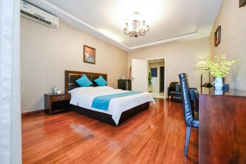 This photo about Chongqing Weila Jiangjing Hotel shared on HyHotel.com