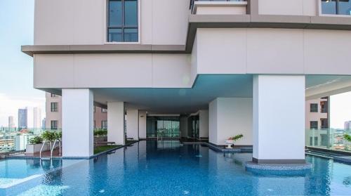 Wooden Suites (BTS Wongwian Yai)