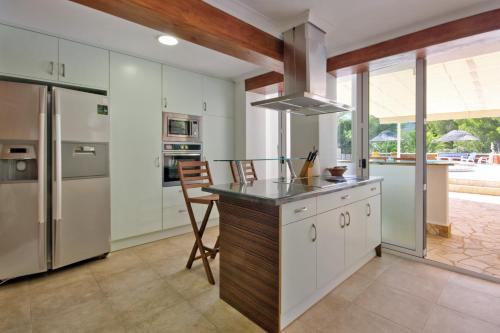 Kitchen, Bellevue in Las Rotas Beach Kitchen, Bellevue in Las Rotas Beach