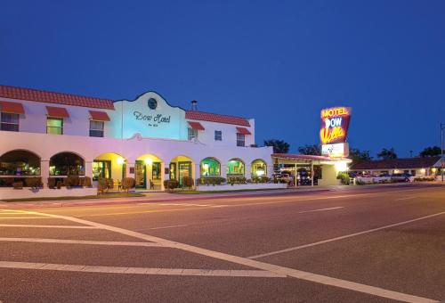 入口, 陶別墅汽車旅館 (Dow Villa Motel) in 隆派恩(CA) 入口, 陶別墅汽車旅館 (Dow Villa Motel) in 隆派恩(CA)