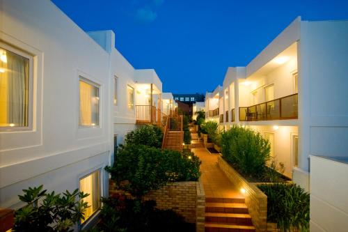Entrance, Hawthorn Gardens Serviced Apartments in Hawthorn Entrance, Hawthorn Gardens Serviced Apartments in Hawthorn