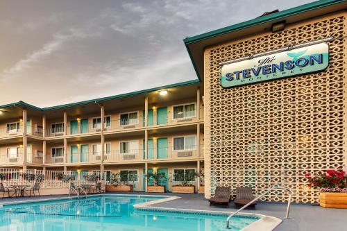 Piscina, The Stevenson Monterey in Monterey City Center Piscina, The Stevenson Monterey in Monterey City Center