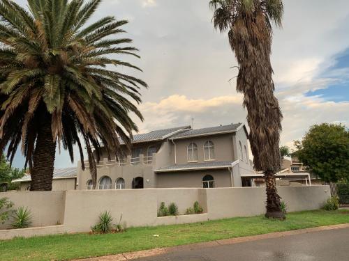 Brackendowns guest star in Alberton Brackendowns guest star in Alberton