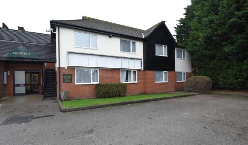 Vista exterior, Royal Oak by Greene King inns in Greasby Vista exterior, Royal Oak by Greene King inns in Greasby