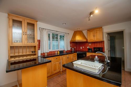 Bradog House - Beautiful 4 Bedroom House in Central Bundoran in 班多伦 Bradog House - Beautiful 4 Bedroom House in Central Bundoran in 班多伦