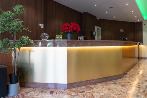Vestíbulo, H&L Hotel in Cinisello Balsamo Vestíbulo, H&L Hotel in Cinisello Balsamo