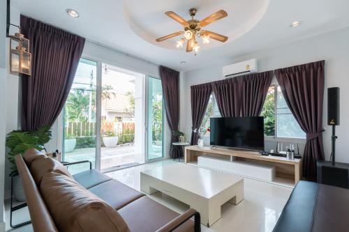 Baan Kiang Lay Phu View Hua Hin Pool Villa in Hua Hin / Cha-am Baan Kiang Lay Phu View Hua Hin Pool Villa in Hua Hin / Cha-am