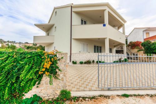 Hotel Apartments Rogulj
