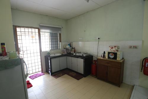 Kitchen, Singgahan Keluarga Jitu near Politeknik Sultan Abdul Halim Muadzam Shah Kitchen, Singgahan Keluarga Jitu near Politeknik Sultan Abdul Halim Muadzam Shah