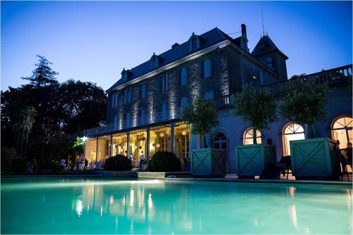 A szálláshely kívülről, Chateau de Blomac in Blomac A szálláshely kívülről, Chateau de Blomac in Blomac