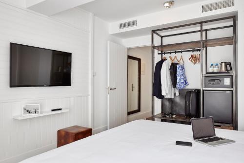 Delamar 4*Sup-Adults only (18+) in Lloret De Mar Delamar 4*Sup-Adults only (18+) in Lloret De Mar
