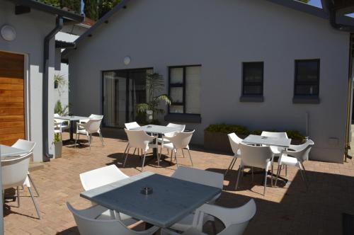 Bar/lounge, Explorer Backpackers in Randburg Bar/lounge, Explorer Backpackers in Randburg