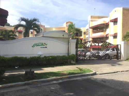 Entrance, Exclusive residential complex of only 5 private and cozy buildings in Villa Mella Entrance, Exclusive residential complex of only 5 private and cozy buildings in Villa Mella