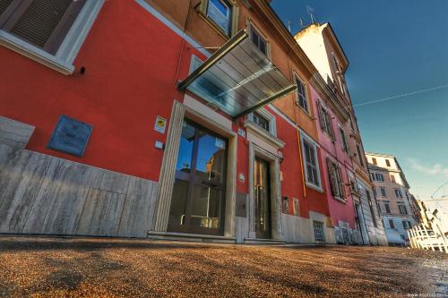 Exterior view, Hotel Giolitti in Termini Central Station Exterior view, Hotel Giolitti in Termini Central Station