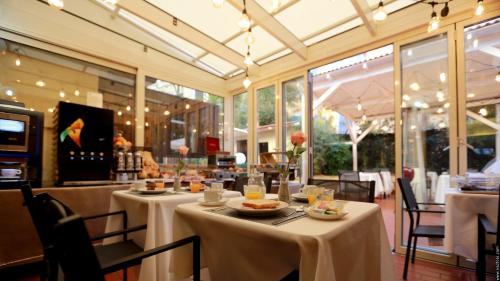 Restaurant, Hotel Pullman in Rome Restaurant, Hotel Pullman in Rome