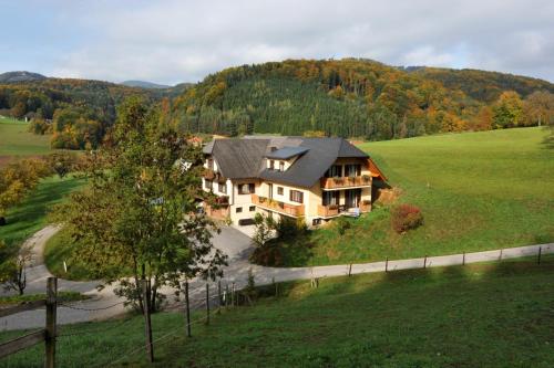 A szálláshely kívülről, Gasthaus - Gastehaus Schusterbauer in Gratwein A szálláshely kívülről, Gasthaus - Gastehaus Schusterbauer in Gratwein