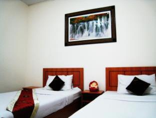 Choktawee Smile in Tha Sala Choktawee Smile in Tha Sala