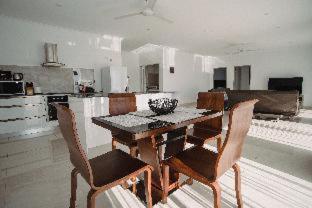 Darwin City Hotel in Darwin Darwin City Hotel in Darwin