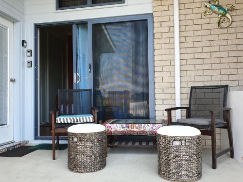 Exterior view, JUST-4-YOU! amazing sea views, WIFI, fully air-conditioned, king bed in Vincentia Exterior view, JUST-4-YOU! amazing sea views, WIFI, fully air-conditioned, king bed in Vincentia