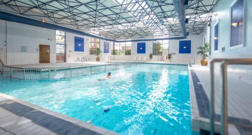 Swimming pool, Hotel Killarney in Ballycasheen Area Swimming pool, Hotel Killarney in Ballycasheen Area