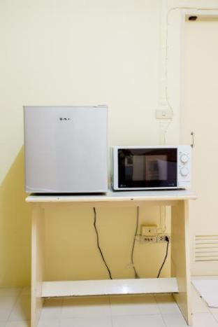 MS Mansion near Wat Khemapirataram Ratchaworawihan MS Mansion near Wat Khemapirataram Ratchaworawihan