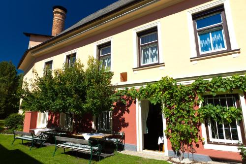 Bejárat, Gasthof Brauer - Familie Eibensteiner in Weißkirchen in der Steiermark Bejárat, Gasthof Brauer - Familie Eibensteiner in Weißkirchen in der Steiermark