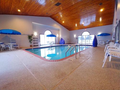 Swimming pool, Country Inn & Suites by Radisson, Freeport, IL in Freeport (IL) Swimming pool, Country Inn & Suites by Radisson, Freeport, IL in Freeport (IL)