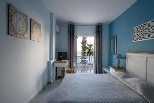 Alesahne Beach Hotel in Kamari Alesahne Beach Hotel in Kamari