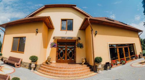 Giriş, Sunrise Boutique hotel in Beregovo Giriş, Sunrise Boutique hotel in Beregovo