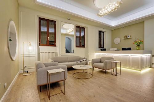 Előcsarnok, Casa Santa Sofia in Róma Előcsarnok, Casa Santa Sofia in Róma