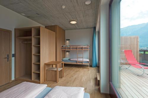 חדר אמבטיה, Interlaken Youth Hostel in אינטרלאקן חדר אמבטיה, Interlaken Youth Hostel in אינטרלאקן