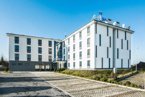 Vista Exterior, Hotel Urbi in Jasien Vista Exterior, Hotel Urbi in Jasien
