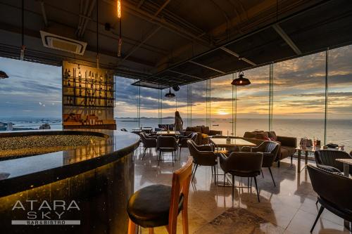 Bar/lounge, Oakwood Hotel & Residence Sri Racha in Chonburi Bar/lounge, Oakwood Hotel & Residence Sri Racha in Chonburi