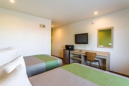 客房, 尼德爾斯6號汽車旅館 (Motel 6-Needles, CA) in 尼德爾斯 (CA) 客房, 尼德爾斯6號汽車旅館 (Motel 6-Needles, CA) in 尼德爾斯 (CA)