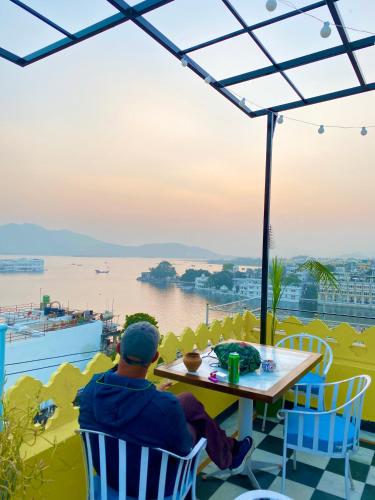 Hostel Mantra Hotel
