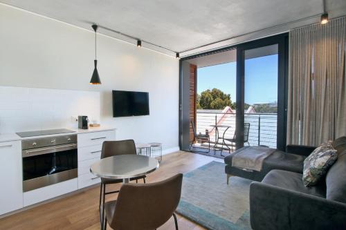 Docklands Deluxe One Bedroom Apartments by ITC Hospitality