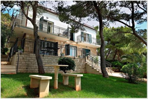 Hotel Apartments Villa Irena