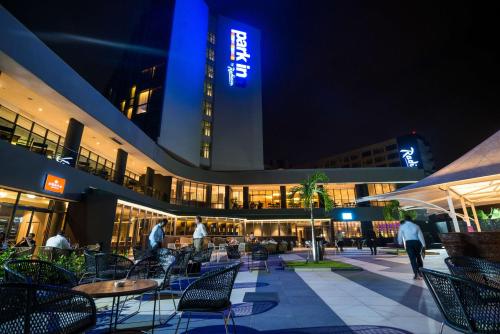Bar/Lounge, Radisson Blu Okoume Palace Hotel, Libreville near Luchthaven Libreville Bar/Lounge, Radisson Blu Okoume Palace Hotel, Libreville near Luchthaven Libreville