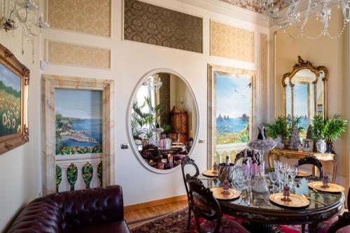 Зовнішній вигляд готелю, Raciti Palace in Ачіреалє Зовнішній вигляд готелю, Raciti Palace in Ачіреалє