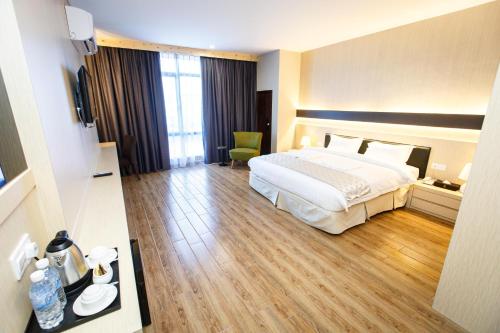 Lintas Platinum Hotel in Putatan Lintas Platinum Hotel in Putatan