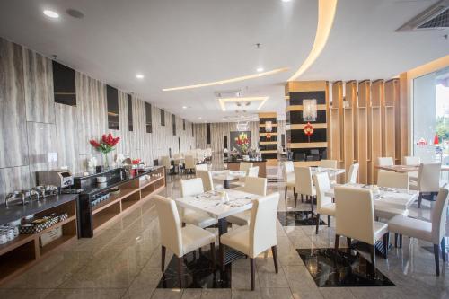 Lintas Platinum Hotel in Putatan Lintas Platinum Hotel in Putatan