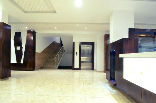 ロビー, Hotel Dwarka Park in シルディ ロビー, Hotel Dwarka Park in シルディ