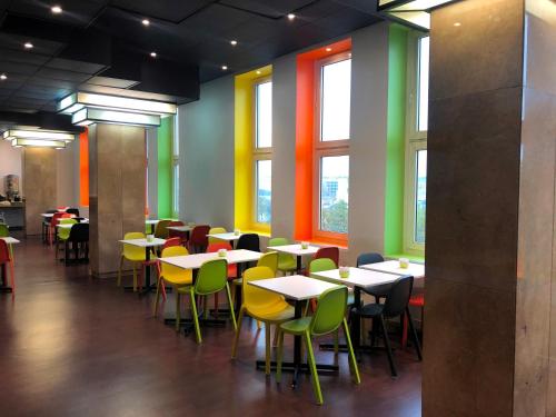 Restaurant, ibis budget Paris Porte de Bercy in Paris Restaurant, ibis budget Paris Porte de Bercy in Paris