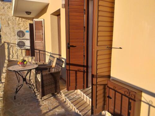 Erkély/terasz, Kalypso View Apartments in Kallepeia Erkély/terasz, Kalypso View Apartments in Kallepeia