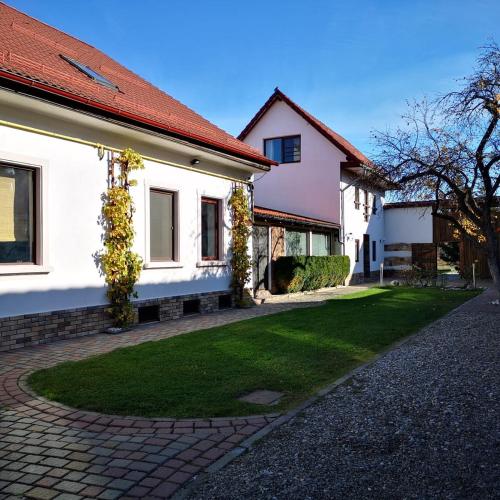 Neustadt Villa image