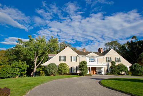 This photo about The Mayflower Inn & Spa - Auberge Resorts Collection shared on HyHotel.com