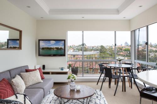 Waterside Mosman Bay Apartment w Stunning Views