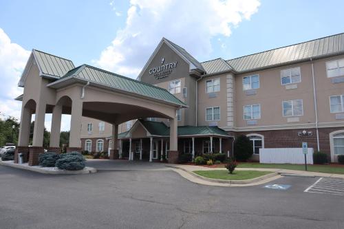 Vista exterior, Country Inn & Suites by Radisson, Emporia, VA in Emporia Vista exterior, Country Inn & Suites by Radisson, Emporia, VA in Emporia